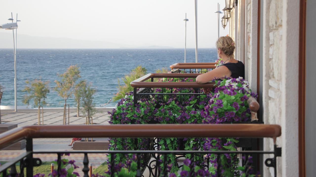 Focamor Otel Yenifoca Luaran gambar